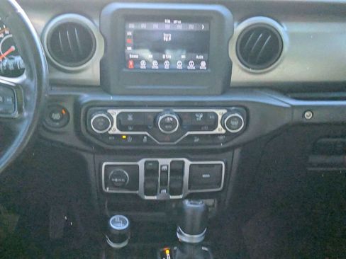 Used 2018 Jeep Wrangler Unlimited Sport S AWD/4WD image 18
