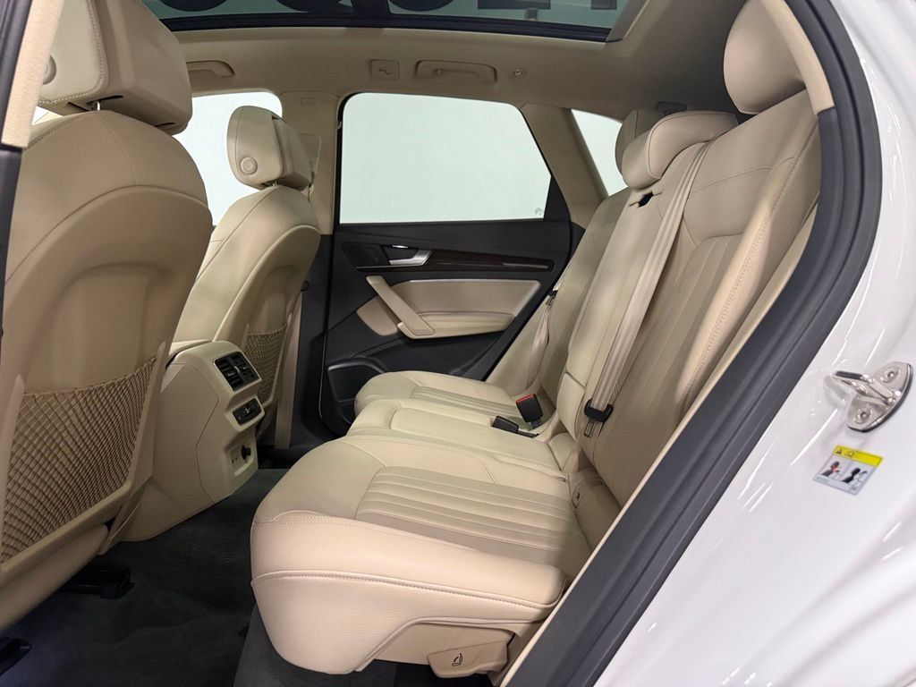 Used 2019 Audi Q5 2.0T Premium Plus w/ Premium Plus Package AWD/4WD image 10