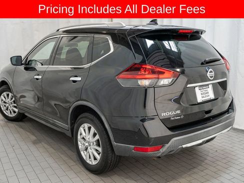 Used 2018 Nissan Rogue SV FWD image 3