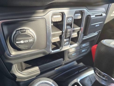 New 2025 Jeep Gladiator Sport image 33