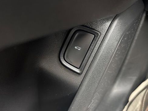 Used 2025 Chevrolet Equinox LT AWD/4WD image 26