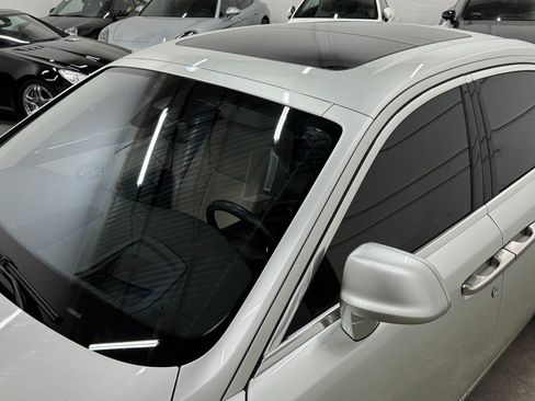 Used 2015 Rolls-Royce Ghost RWD image 18