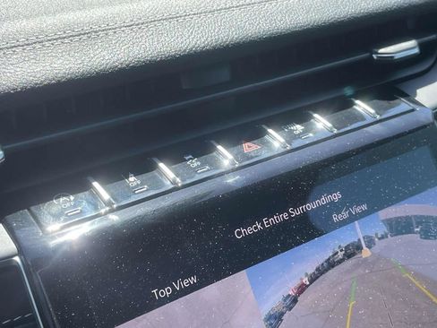 Used 2025 Jeep Grand Cherokee Limited w/ Luxury Tech Group II image 39