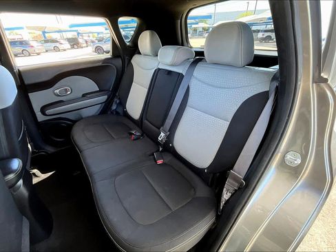 Used 2014 Kia Soul + FWD image 20