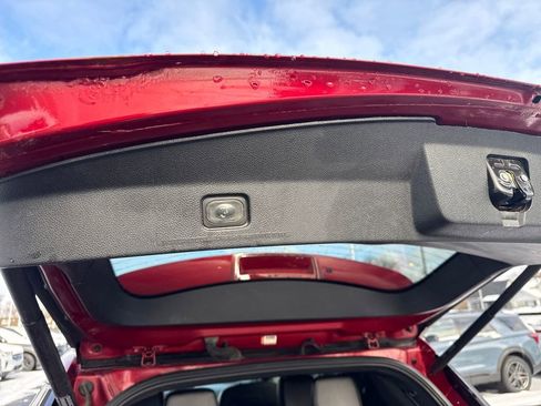 Used 2017 Ford Explorer XLT w/ XLT Technology Feature Bundle image 13