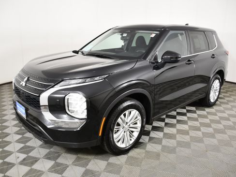 Used 2022 Mitsubishi Outlander ES AWD/4WD image 10