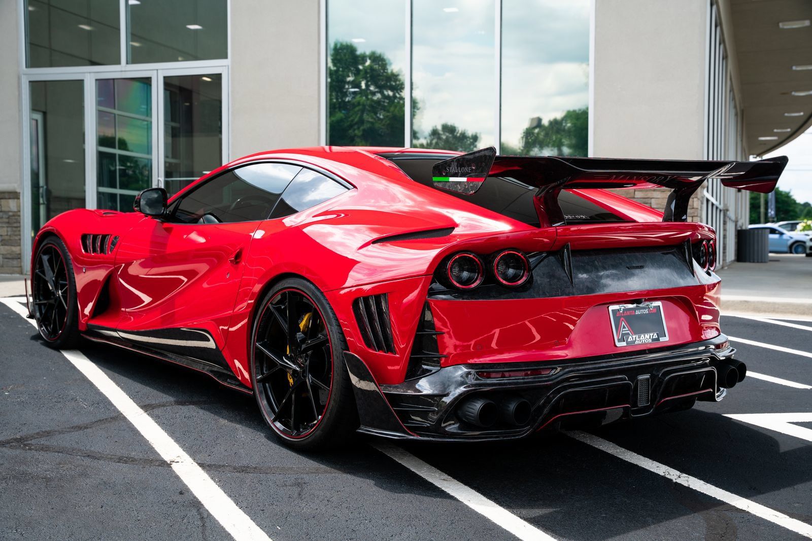 Used 2020 Ferrari 812 Superfast RWD image 23