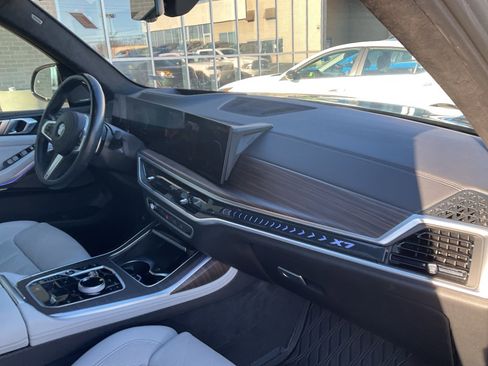 Used 2023 BMW X7 xDrive40i w/ Dynamic Handling Package image 67