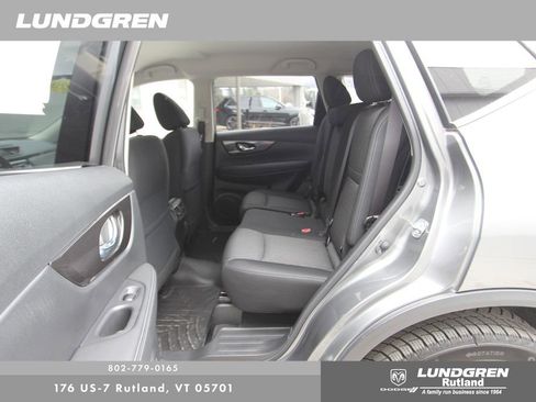 Used 2020 Nissan Rogue SV image 33