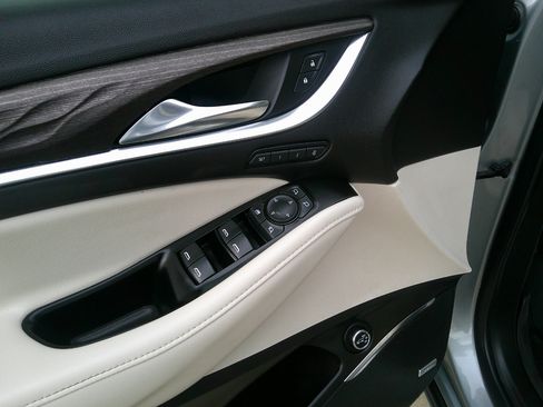 Used 2023 Buick Enclave Avenir w/ Avenir Technology Package image 9