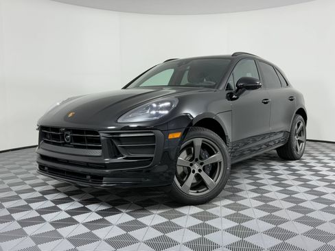 Certified 2026 Porsche Macan AWD/4WD image 1