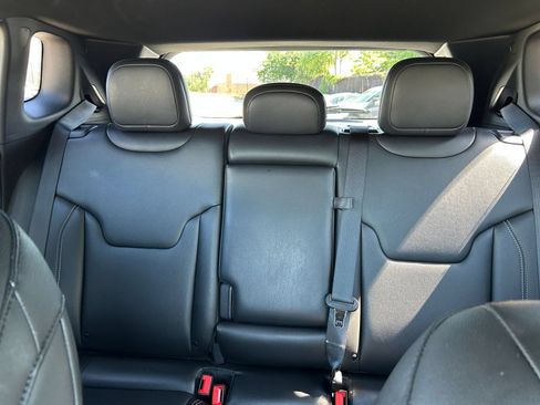 Used 2025 Jeep Compass Limited AWD/4WD image 32