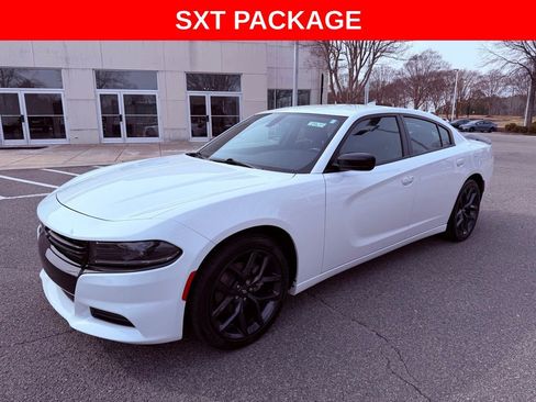 Used 2023 Dodge Charger SXT w/ Blacktop Package image 3