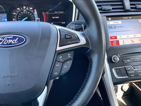 Used 2017 Ford Fusion SE w/ Equipment Group 201A image 20