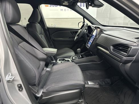 Used 2025 Subaru Forester Premium image 22