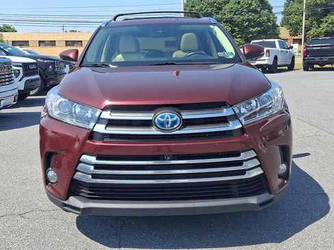Used 2017 Toyota Highlander Limited Platinum AWD/4WD image 2