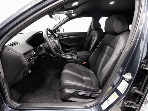 Used 2025 Honda Civic Sport image 4