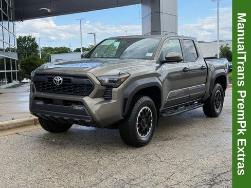 Used 2024 Toyota Tacoma TRD Off-Road w/ TRD Off Road Premium Package AWD/4WD image 7