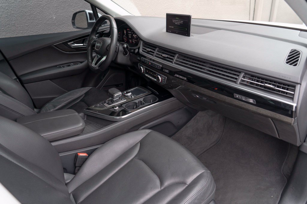 Used 2017 Audi Q7 3.0T Premium Plus w/ Premium Plus Package AWD/4WD image 36