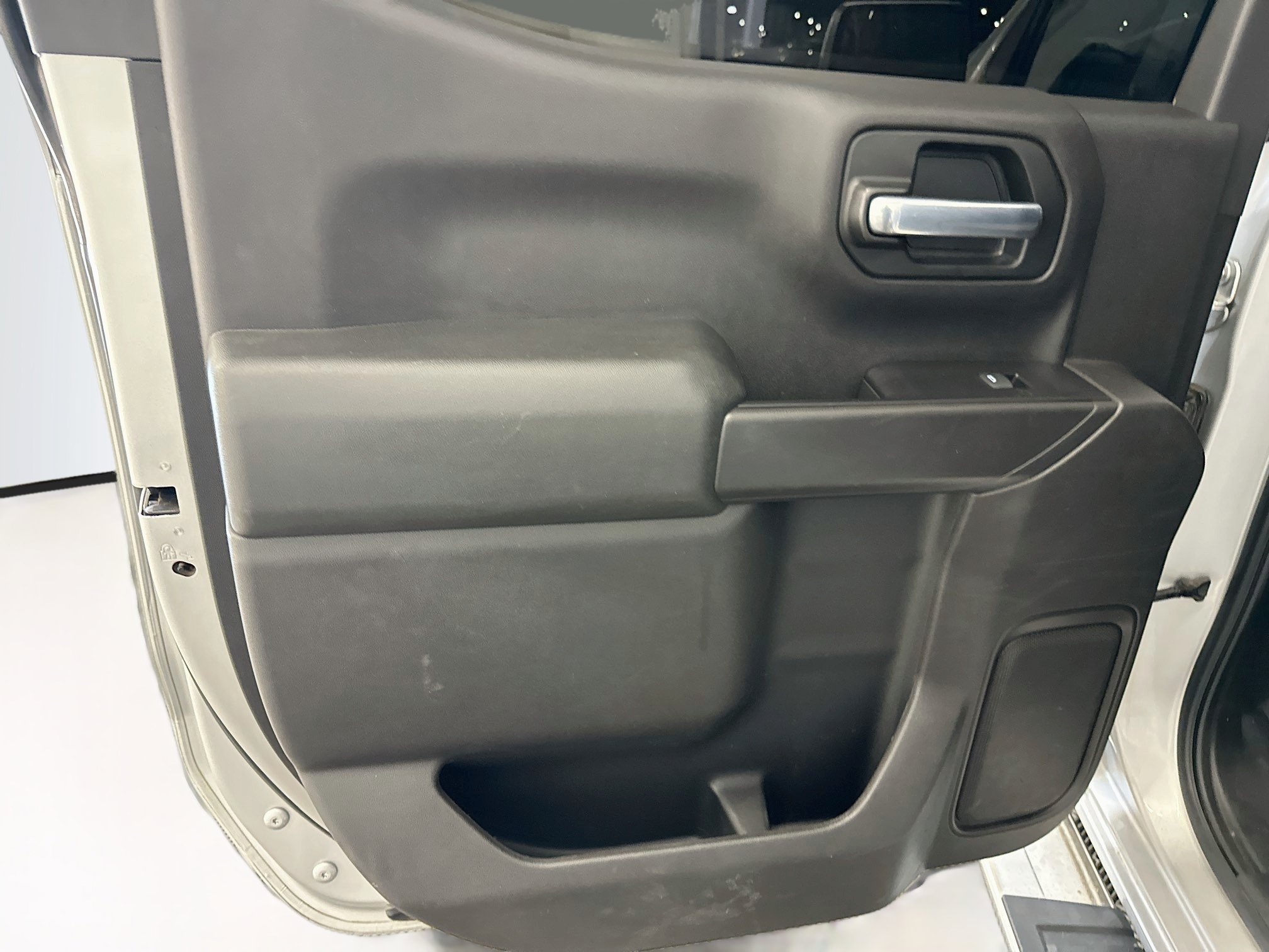 Used 2020 Chevrolet Silverado 1500 LT AWD/4WD image 27