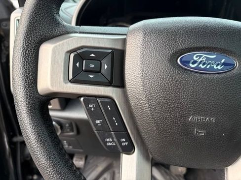 Used 2015 Ford F150 Platinum w/ Equipment Group 701A Luxury AWD/4WD image 22