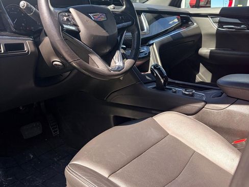 Used 2020 Cadillac XT6 Premium Luxury FWD image 9