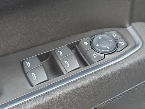 Used 2025 Chevrolet Silverado 1500 LTZ AWD/4WD image 18