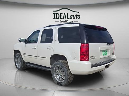 Used 2012 GMC Yukon SLT w/ SLT-2 Equipment Package image 3