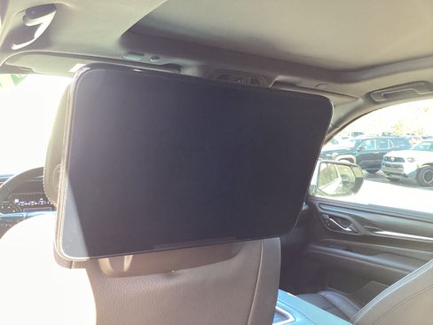 Used 2021 GMC Yukon XL Denali w/ Denali Premium Package image 19