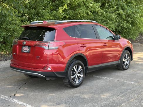 Used 2017 Toyota RAV4 XLE w/ Plus Special Value Package AWD/4WD image 4
