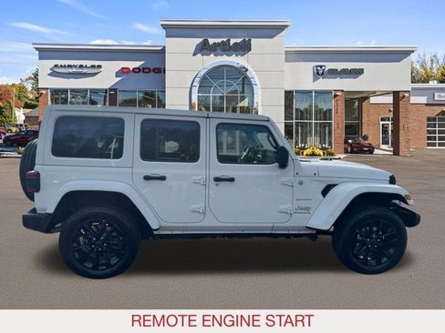 Used 2024 Jeep Wrangler Unlimited Sahara image 7