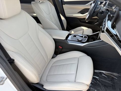Used 2023 BMW i4 eDrive35 w/ Premium Package RWD image 10