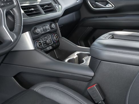 Used 2023 Chevrolet Suburban LT image 37