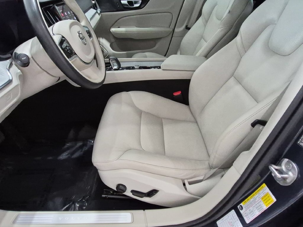 Used 2025 Volvo V60 B5 Cross Country Plus AWD/4WD image 22