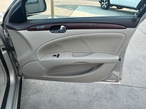 Used 2007 Buick Lucerne CXL w/ Luxury Package FWD image 16