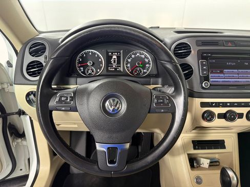 Used 2015 Volkswagen Tiguan SE FWD image 16