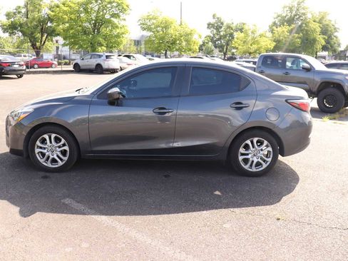 Certified 2018 Toyota Yaris iA FWD image 8