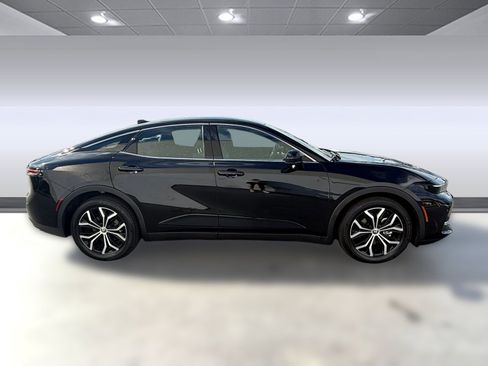 Used 2025 Toyota Crown XLE image 8