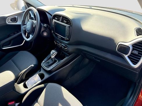 Used 2023 Kia Soul LX w/ LX Technology Package image 28