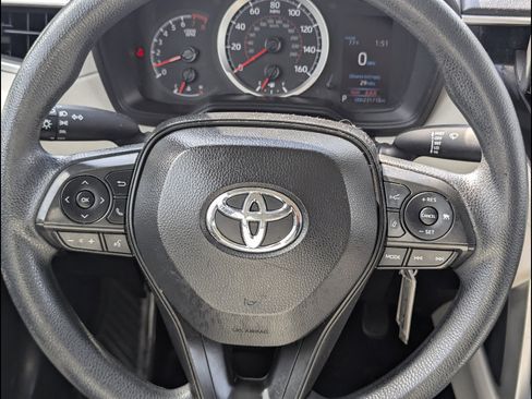 Used 2022 Toyota Corolla Cross L image 26