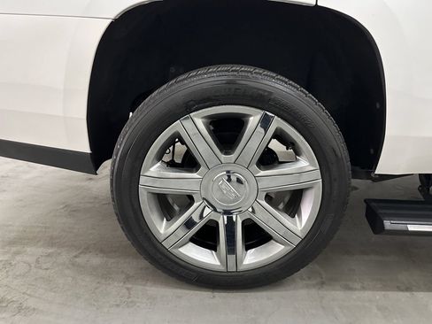 Used 2016 Cadillac Escalade Premium RWD image 62