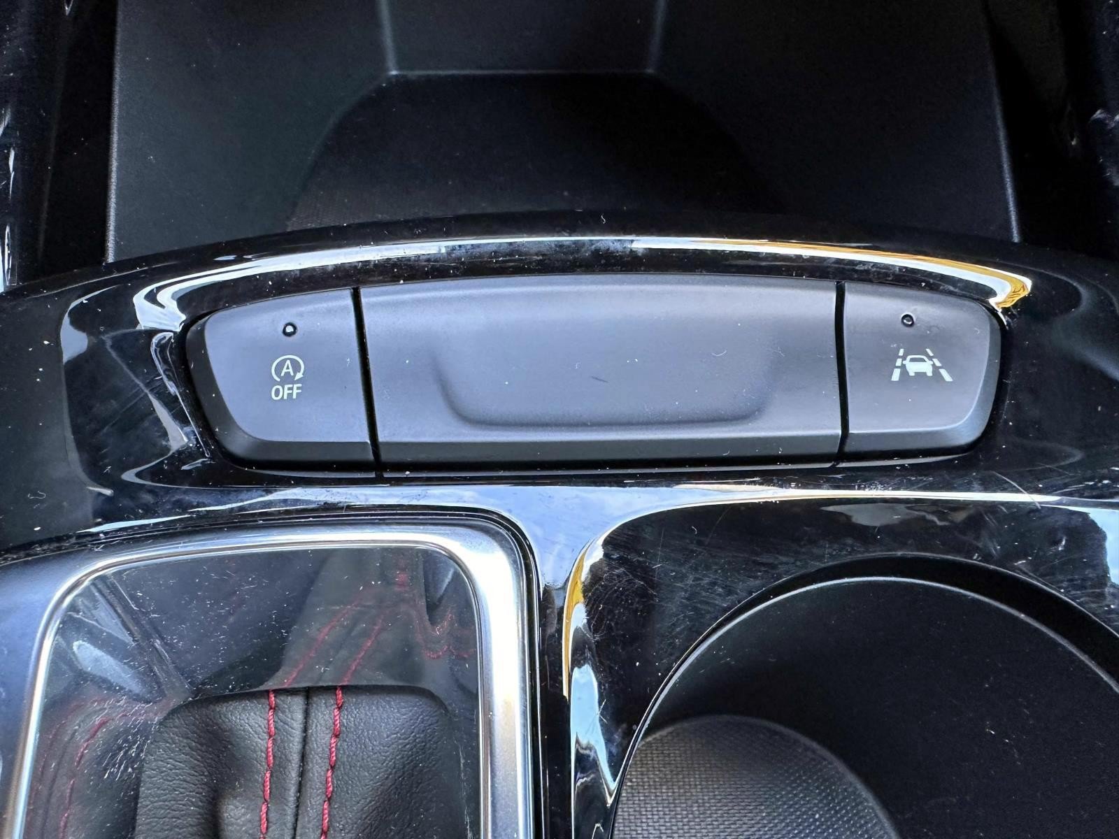Used 2024 Chevrolet Trax RS FWD image 25