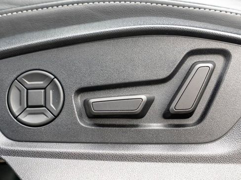Used 2025 Audi Q7 3.0T Premium Plus AWD/4WD image 19