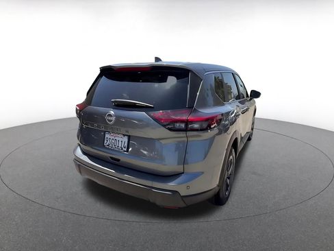 Used 2025 Nissan Rogue SV FWD image 14