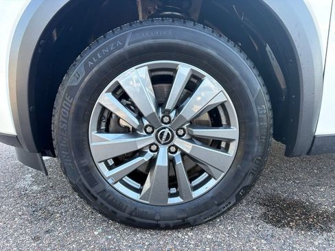 Used 2024 Nissan Pathfinder SV AWD/4WD image 9