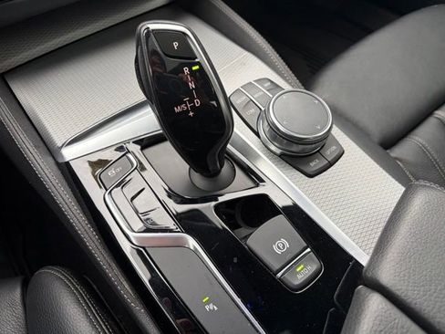 Used 2018 BMW 530i xDrive 530i xDrive image 25