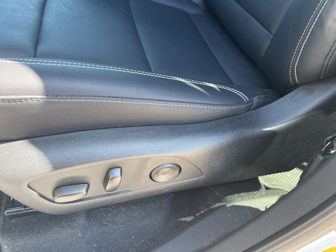 Used 2025 GMC Acadia Elevation w/ Elevation Premium Package FWD image 24