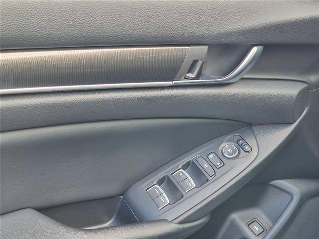 Used 2018 Honda Accord Sport image 2