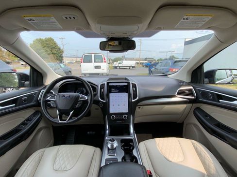 Used 2024 Ford Edge Titanium AWD/4WD image 32
