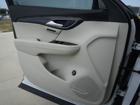 Used 2023 Buick Envision Essence image 18